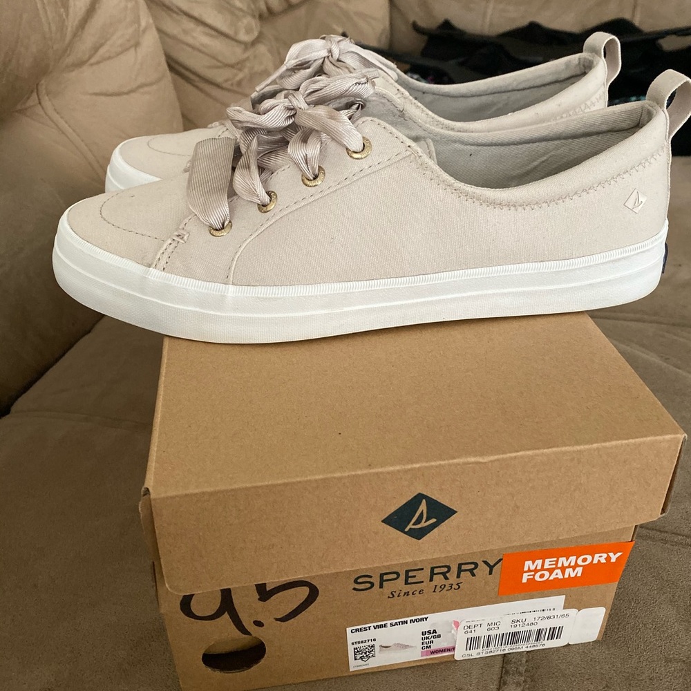 Sperry tan canvas